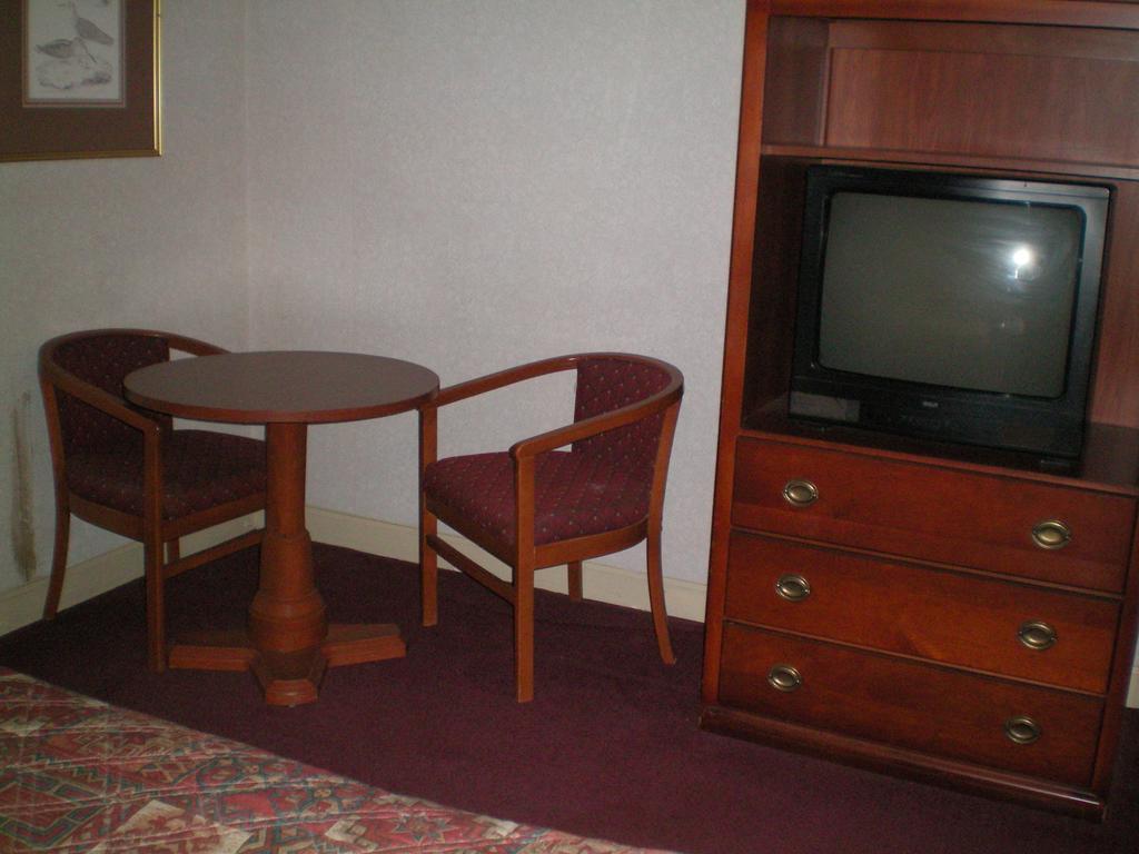 Executive Inn & Suites - AugustaAugusta  Szoba fotó